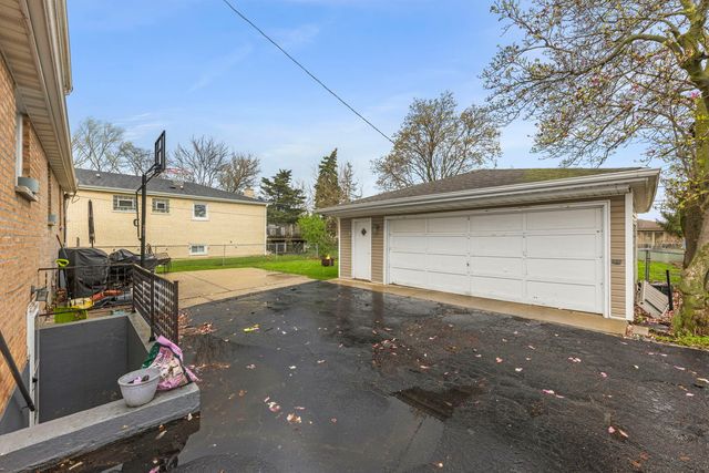597 N West Avenue, Elmhurst, IL 60126