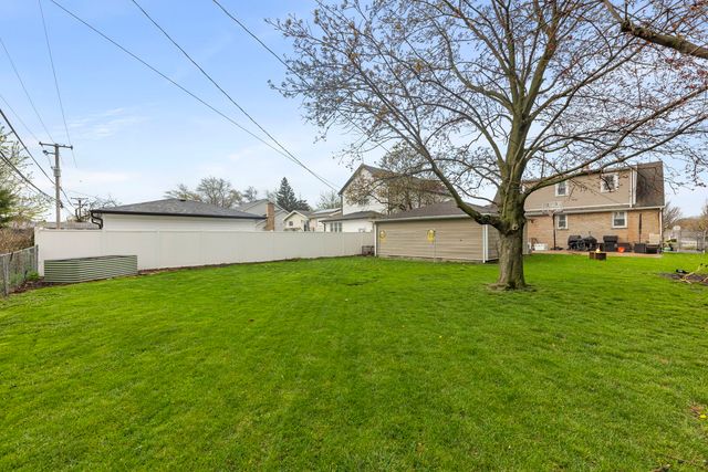 597 N West Avenue, Elmhurst, IL 60126