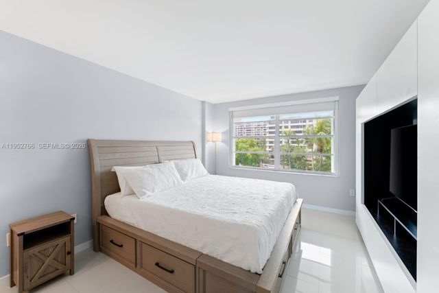 155 Ocean Lane Dr 407, Key Biscayne, FL 33149