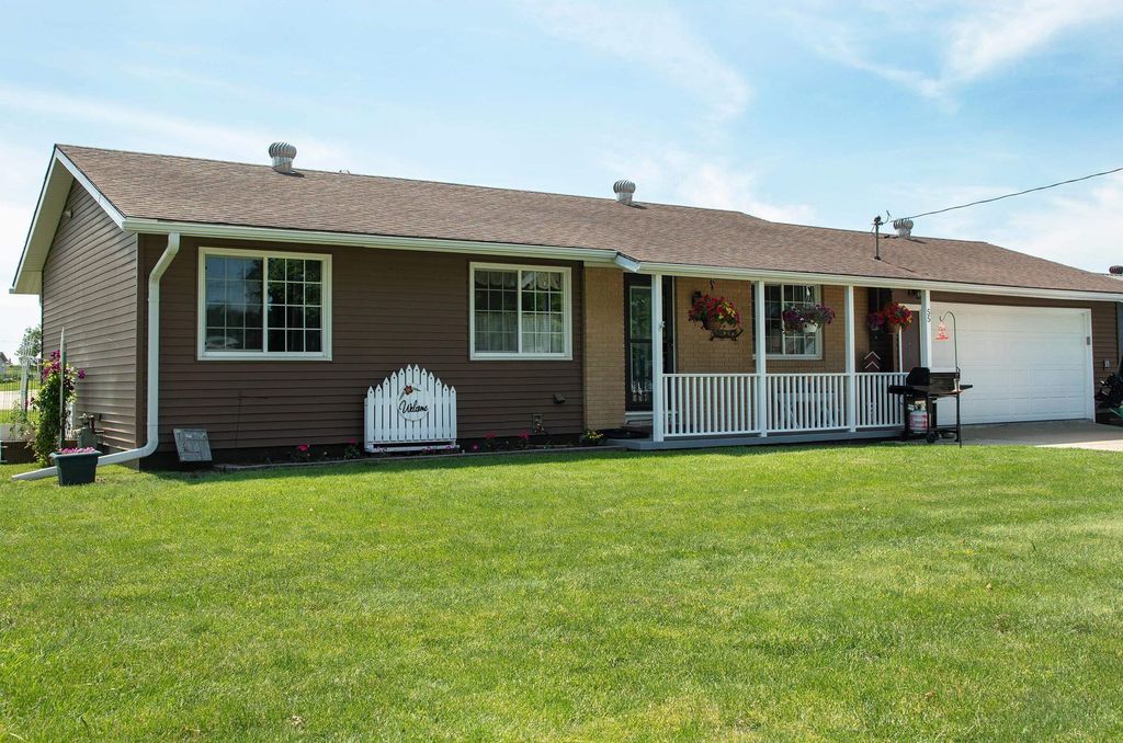 55 Bayou Drive, Nashua, IA 50658