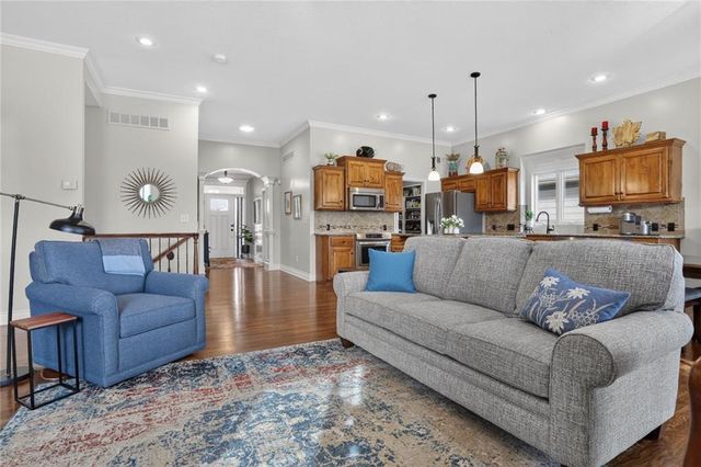 8531 Barstow Street, Lenexa, KS 66219