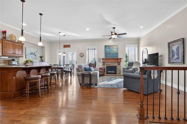 8531 Barstow Street, Lenexa, KS 66219