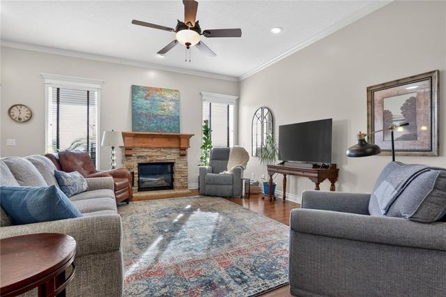 8531 Barstow Street, Lenexa, KS 66219