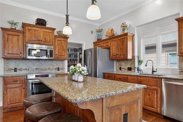 8531 Barstow Street, Lenexa, KS 66219