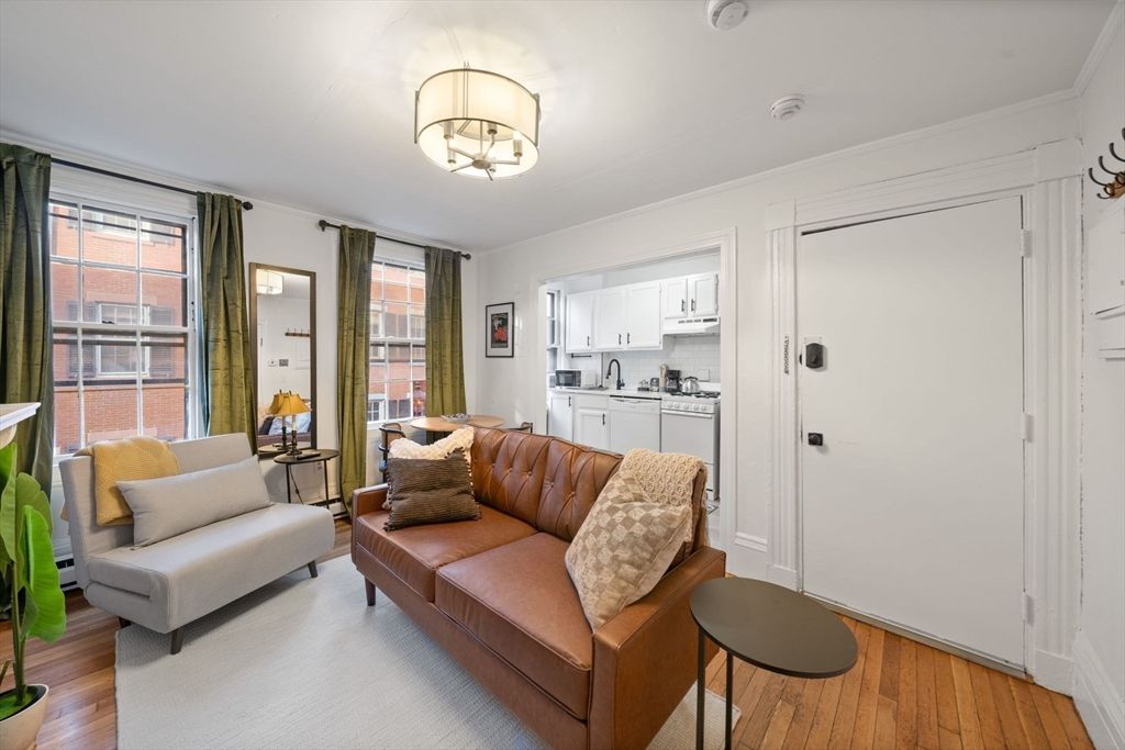 102 Revere St 2, Boston, MA 02114