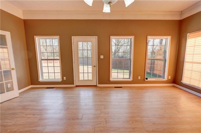 960 McEntyre SE Loop, Calhoun, GA 30701