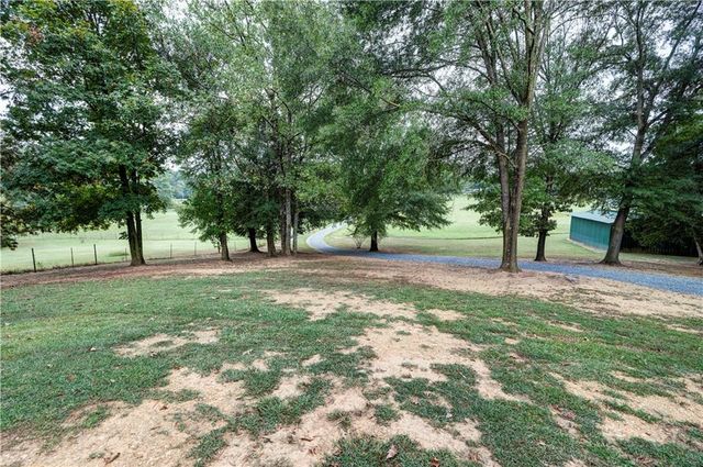 960 McEntyre SE Loop, Calhoun, GA 30701