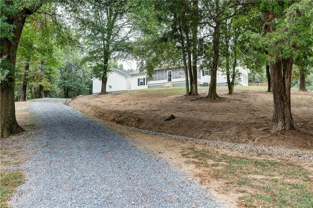 960 McEntyre SE Loop, Calhoun, GA 30701