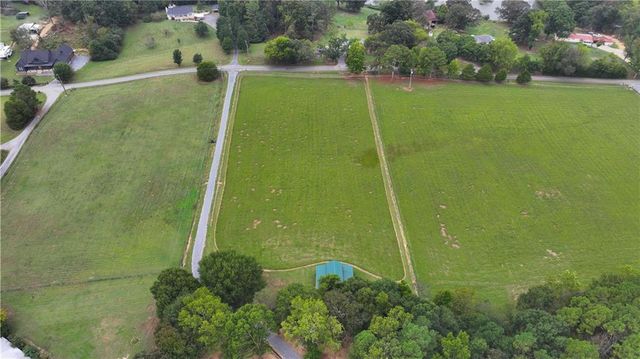 960 McEntyre SE Loop, Calhoun, GA 30701