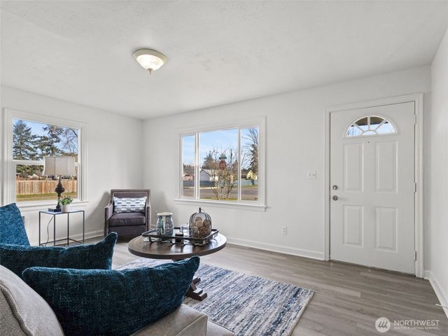 6802 S Oakes Street, Tacoma, WA 98409