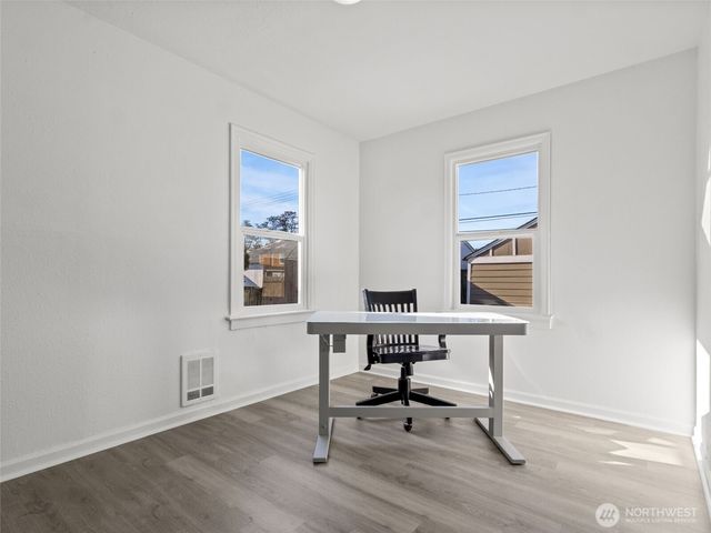 6802 S Oakes Street, Tacoma, WA 98409