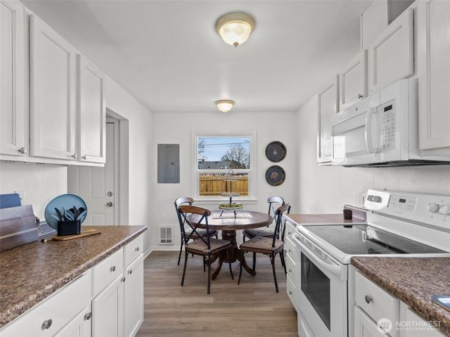 6802 S Oakes Street, Tacoma, WA 98409