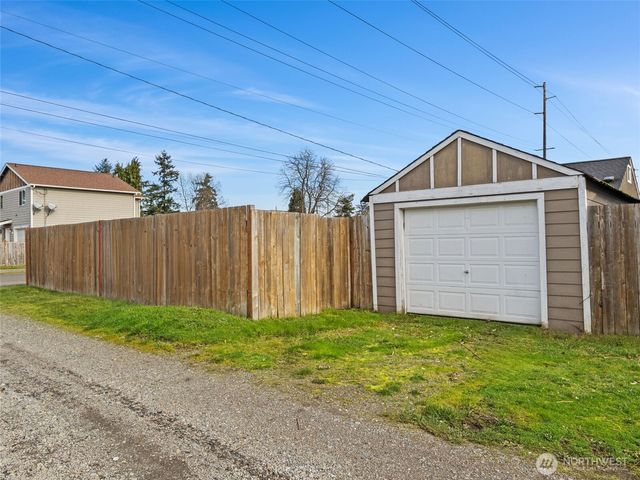 6802 S Oakes Street, Tacoma, WA 98409
