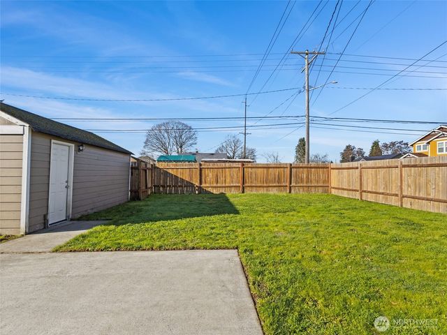 6802 S Oakes Street, Tacoma, WA 98409