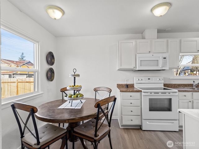 6802 S Oakes Street, Tacoma, WA 98409