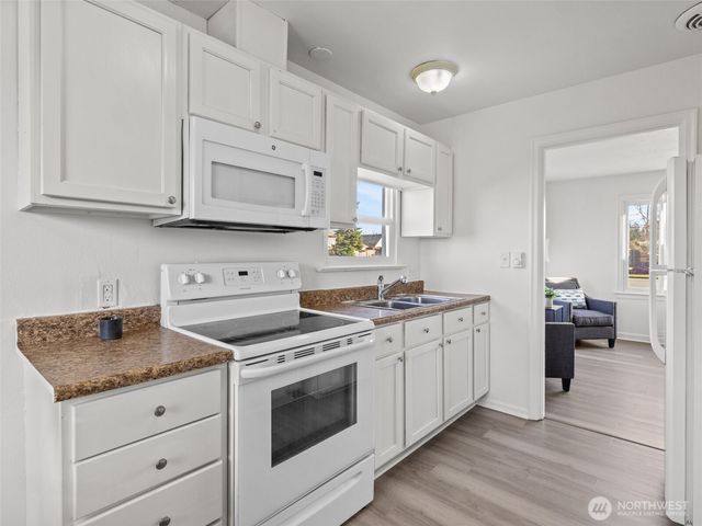 6802 S Oakes Street, Tacoma, WA 98409