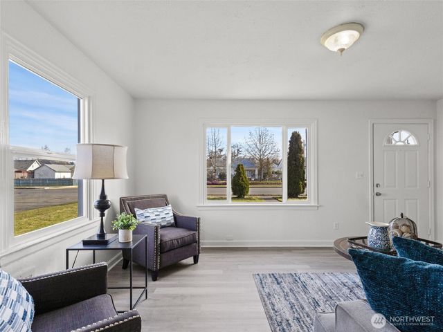 6802 S Oakes Street, Tacoma, WA 98409