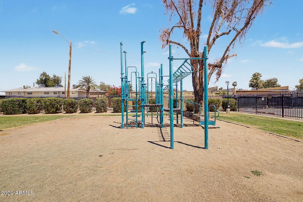 Image 33 of property listing at 6536 N 43RD Avenue, Glendale, AZ 85301