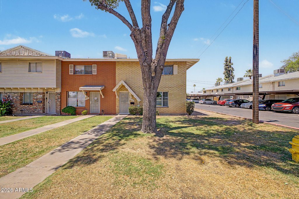Image 5 of property listing at 6536 N 43RD Avenue, Glendale, AZ 85301