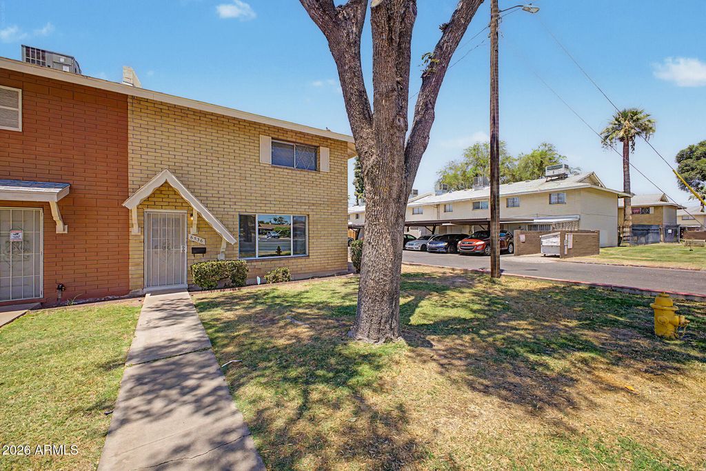Image 9 of property listing at 6536 N 43RD Avenue, Glendale, AZ 85301
