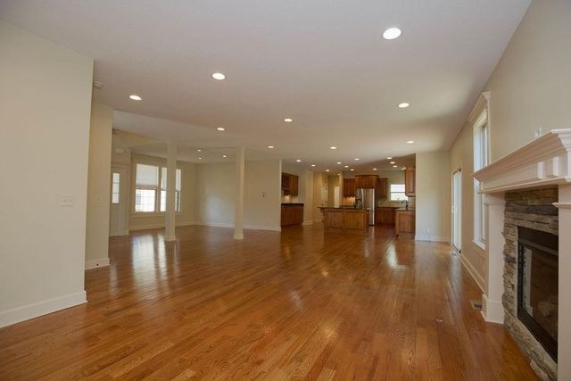 875 Clearview Drive, Lansing, KS 66043