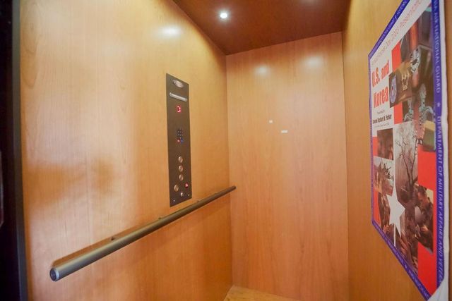 875 Clearview Drive, Lansing, KS 66043