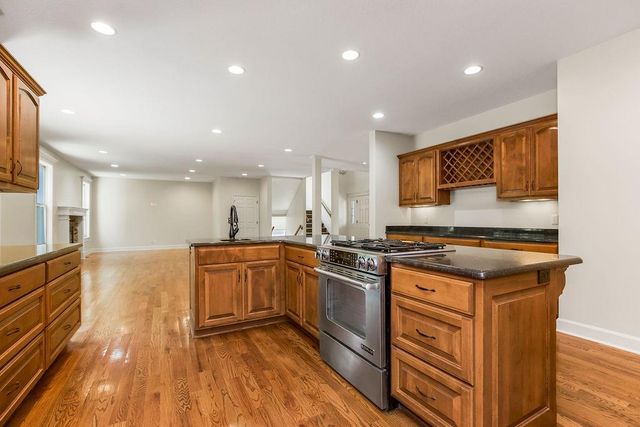 875 Clearview Drive, Lansing, KS 66043