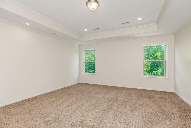 875 Clearview Drive, Lansing, KS 66043