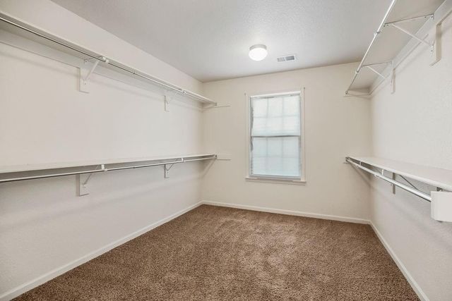 875 Clearview Drive, Lansing, KS 66043