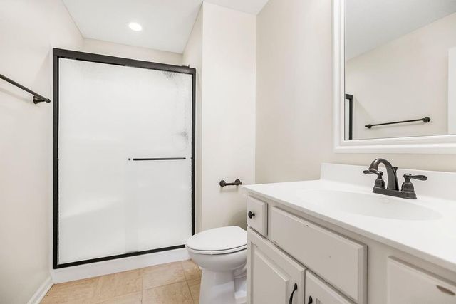 875 Clearview Drive, Lansing, KS 66043