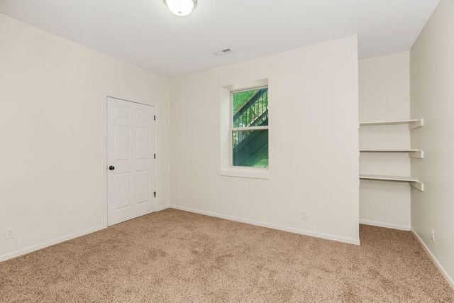 875 Clearview Drive, Lansing, KS 66043