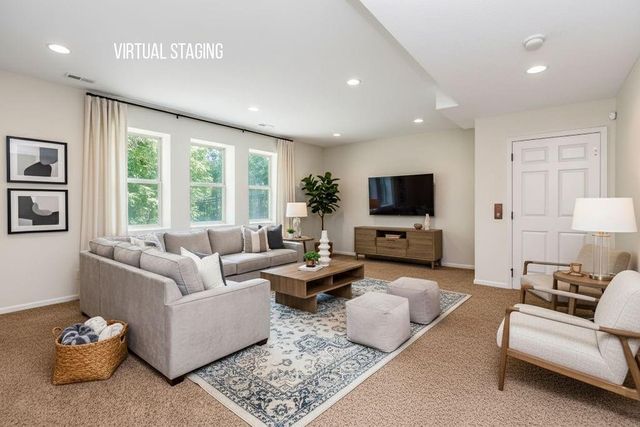 875 Clearview Drive, Lansing, KS 66043