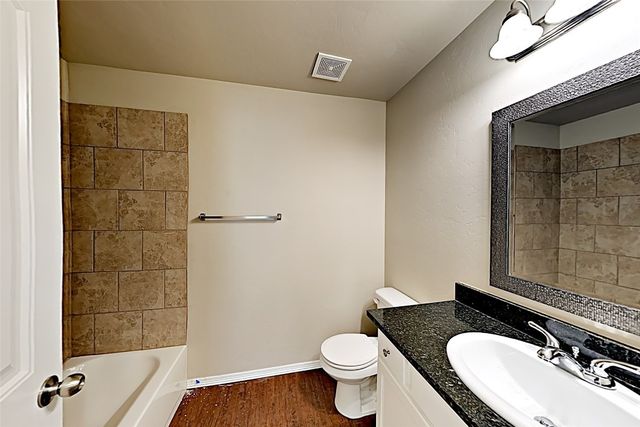 138 Saint Charles Way, Midwest City, OK 73130