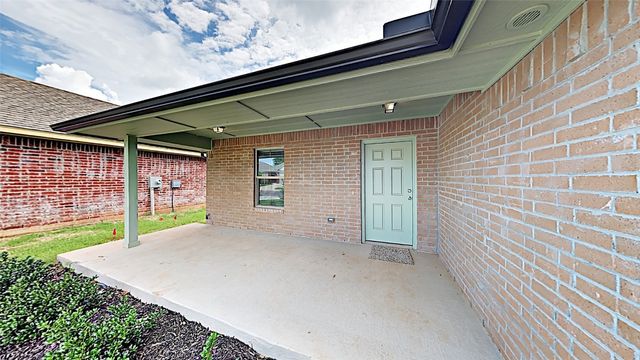 138 Saint Charles Way, Midwest City, OK 73130