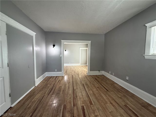 2602 Vega Avenue, Cleveland, OH 44113