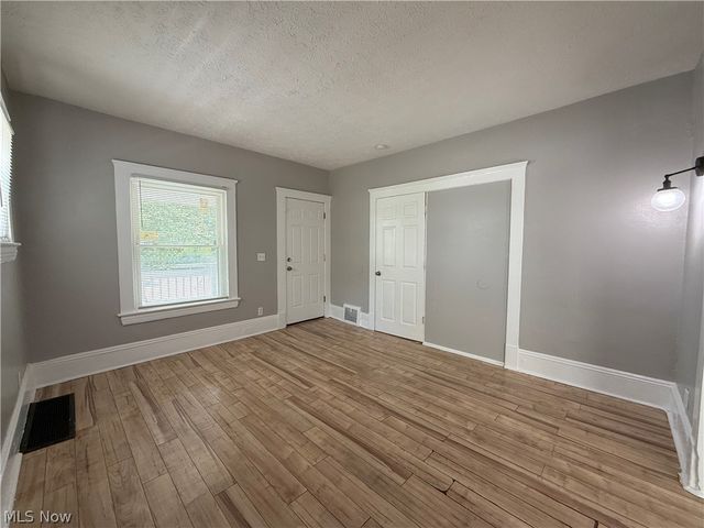 2602 Vega Avenue, Cleveland, OH 44113