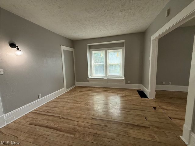 2602 Vega Avenue, Cleveland, OH 44113