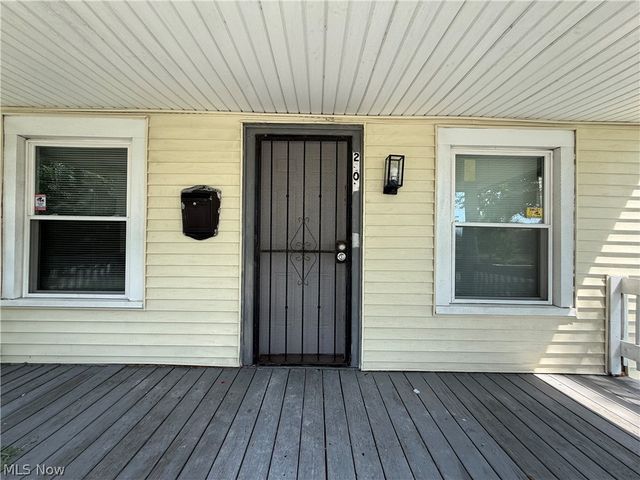 2602 Vega Avenue, Cleveland, OH 44113