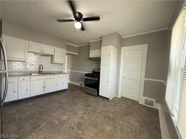 2602 Vega Avenue, Cleveland, OH 44113