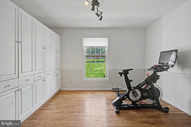 5 TENBY CHASE DR, Newark, DE 19711