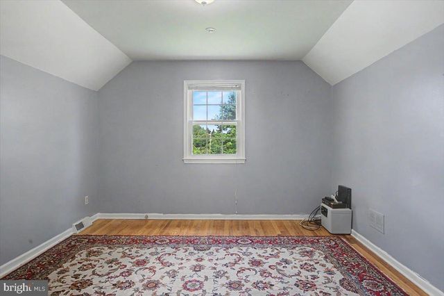 5 TENBY CHASE DR, Newark, DE 19711