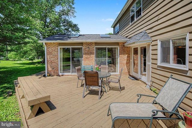 5 TENBY CHASE DR, Newark, DE 19711