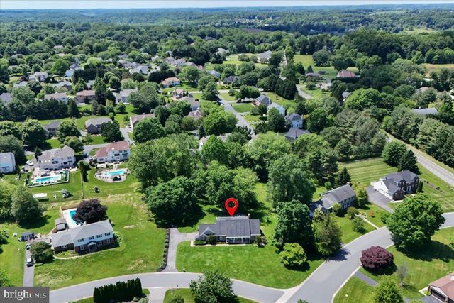 5 TENBY CHASE DR, Newark, DE 19711