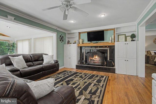 5 TENBY CHASE DR, Newark, DE 19711