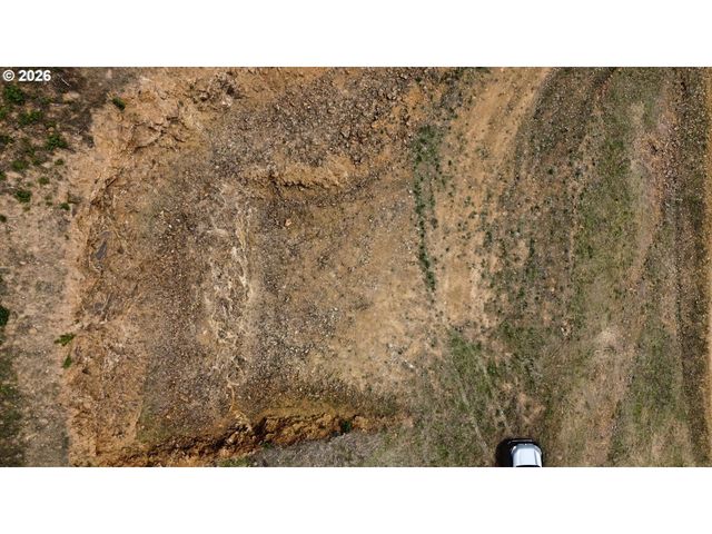 270 OFF Rd, White Salmon, WA 98672