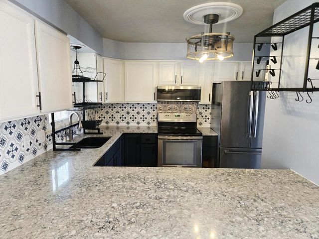 1327 Montclair PLACE, Fort Atkinson, WI 53538