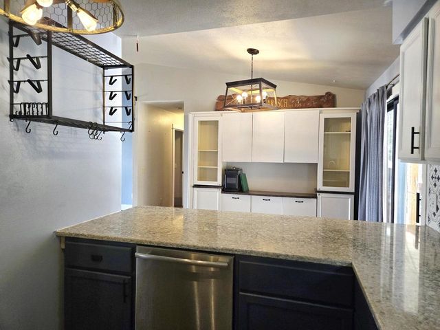 1327 Montclair PLACE, Fort Atkinson, WI 53538