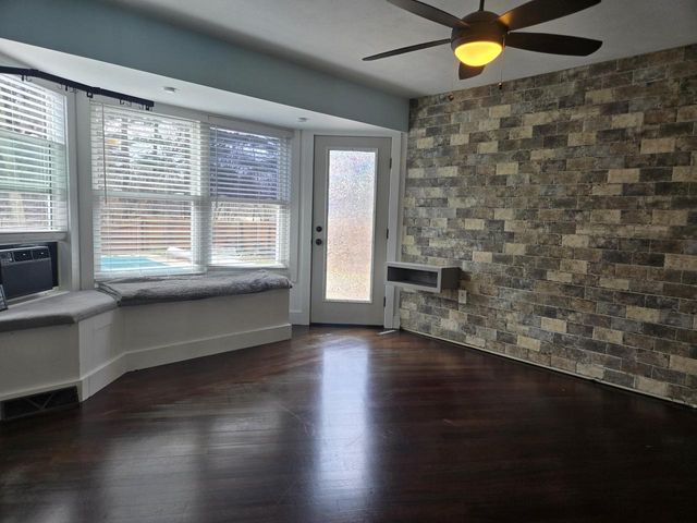 1327 Montclair PLACE, Fort Atkinson, WI 53538