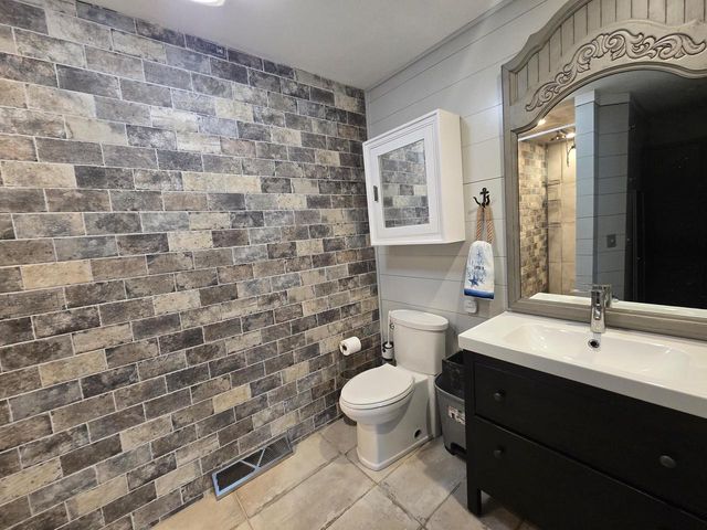 1327 Montclair PLACE, Fort Atkinson, WI 53538