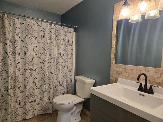 1327 Montclair PLACE, Fort Atkinson, WI 53538